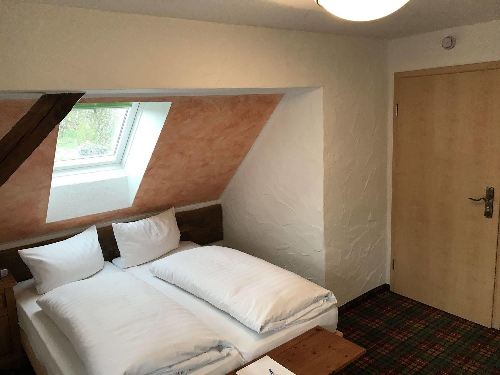 Zum Schlangenkoenig Hotel Burg  Ngoại thất bức ảnh